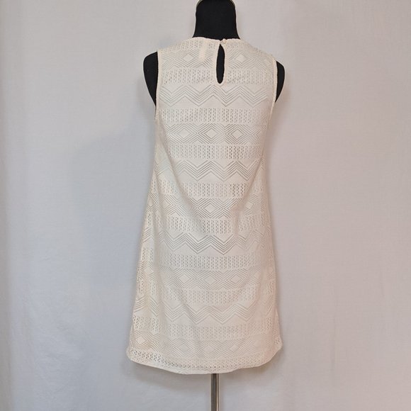 3/$20 / Xhilaration Off White Crochet Dress - Picture 4 of 7